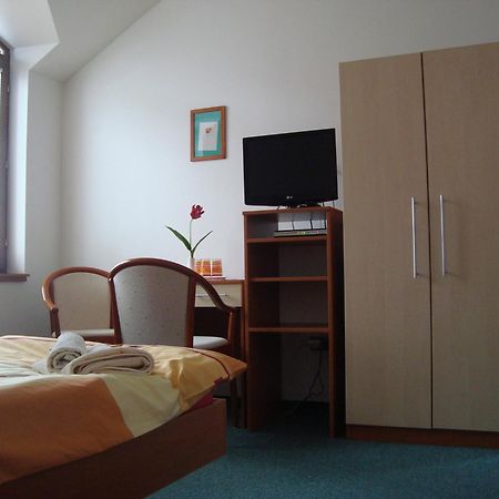 Hotel U Kapra Lázně Bělohrad Exterior foto