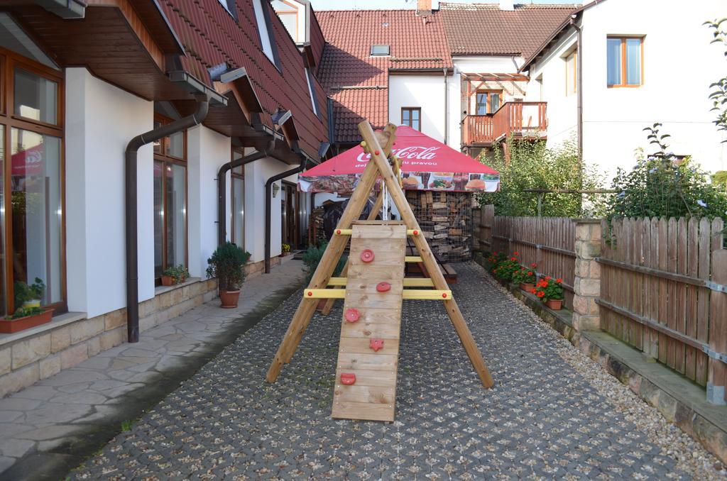 Hotel U Kapra Lázně Bělohrad Exterior foto