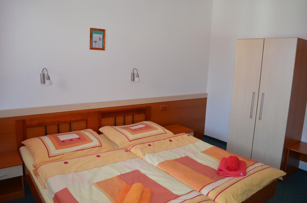 Hotel U Kapra Lázně Bělohrad Habitación foto